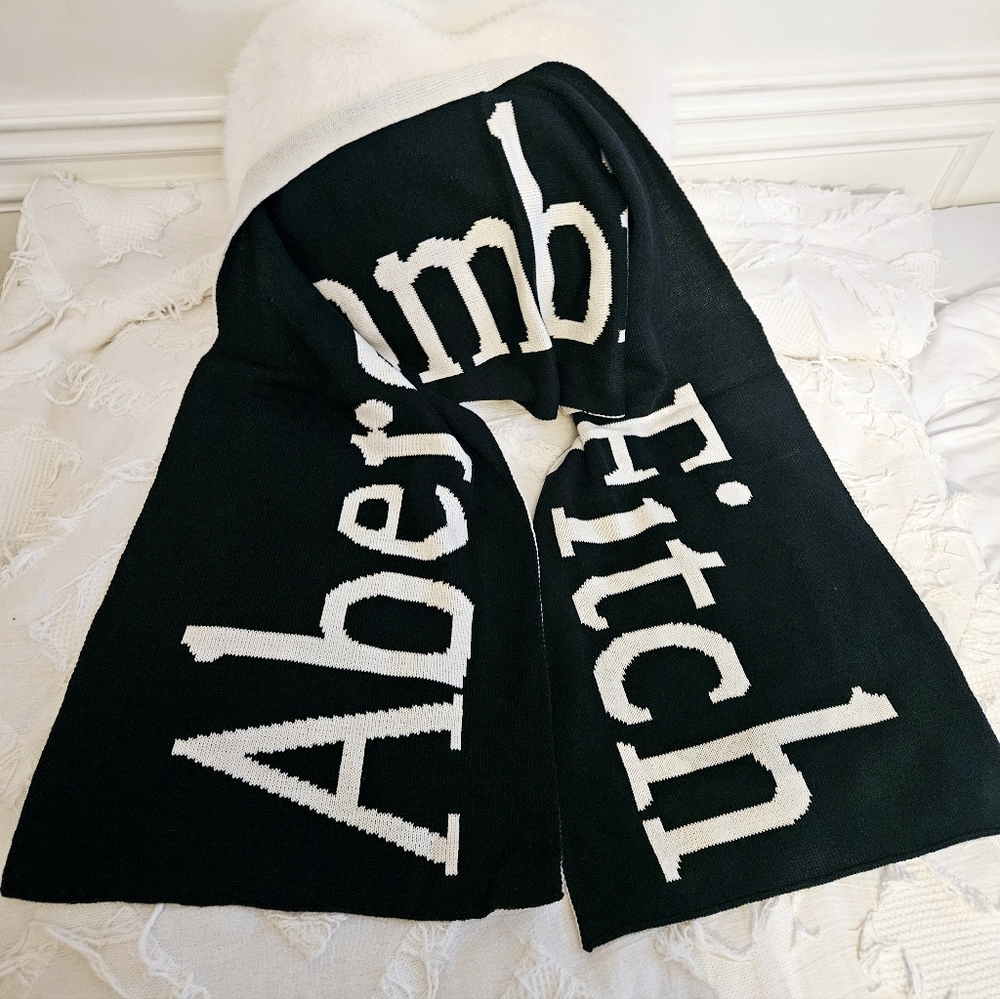 Abercrombie & Fitch Text Scarf Black And White Script